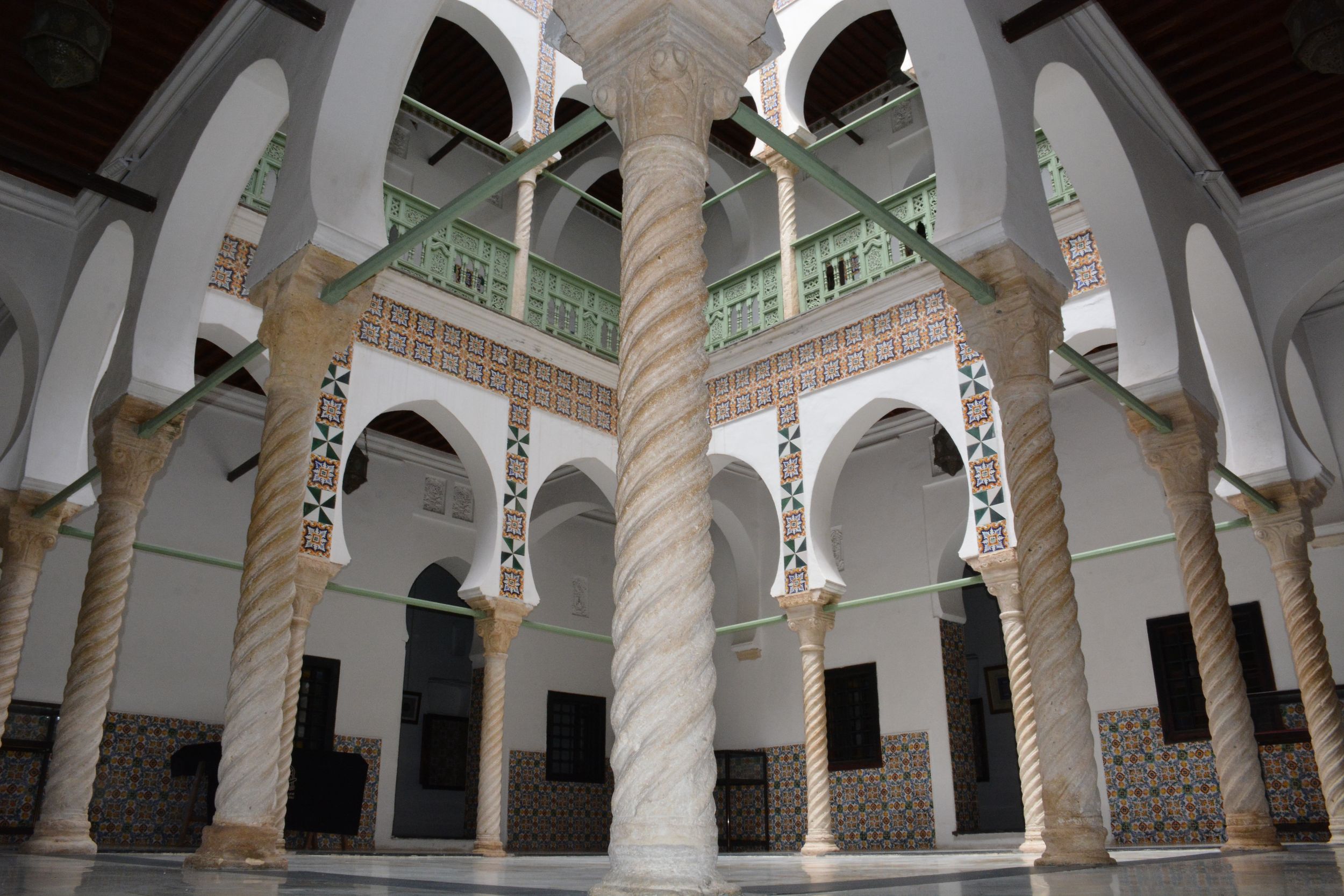 القصر 23